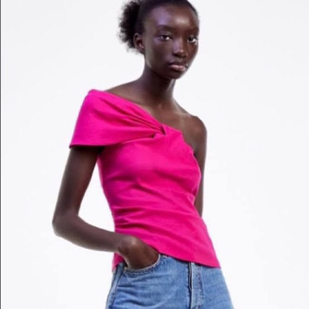 ZARA HOT PINK ASYMMETRIC TOP!!💕 C13